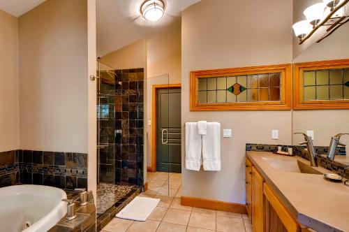 This photo about Foxtail Gardens shared on HyHotel.com