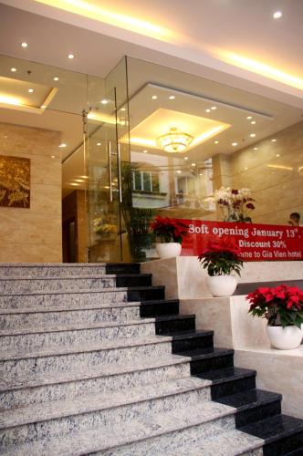 Entrance, Gia Vien Hotel near Pham Ngu Lao street (backpack) Entrance, Gia Vien Hotel near Pham Ngu Lao street (backpack)
