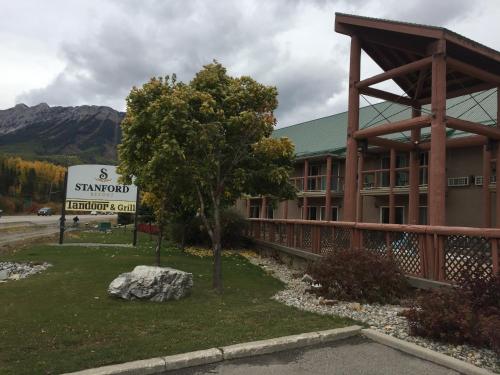 Fernie Stanford Resort in Fernie Fernie Stanford Resort in Fernie