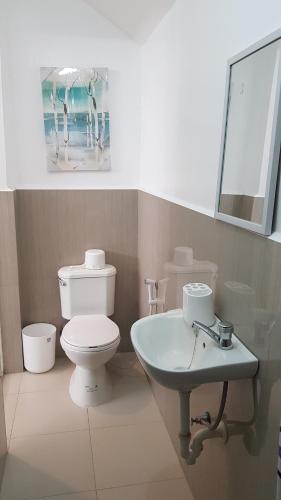 ห้องน้ำ, V Resort Dasma in คาวิท ห้องน้ำ, V Resort Dasma in คาวิท