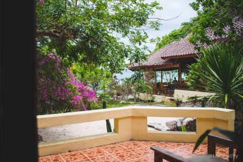 Balkon/teras, Bara Beach Bungalows in Tanete Balkon/teras, Bara Beach Bungalows in Tanete