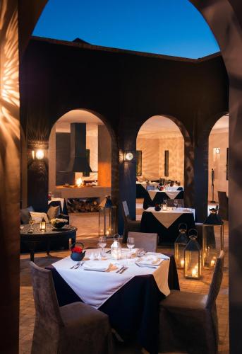 餐廳, The Capaldi Hotel, Restaurant & Spa in 埃娜維莎 餐廳, The Capaldi Hotel, Restaurant & Spa in 埃娜維莎