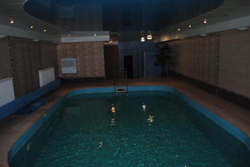 Swimmingpool, Hotel - restaurant "Lion's heart" in Velyka Omelyana Swimmingpool, Hotel - restaurant "Lion's heart" in Velyka Omelyana