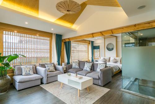 This photo about Wuhua Yisu Lijiang Flagship shared on HyHotel.com