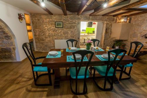 Villa Hrustika - heated pool, jacuzzi & sauna in กาบอนยิน Villa Hrustika - heated pool, jacuzzi & sauna in กาบอนยิน