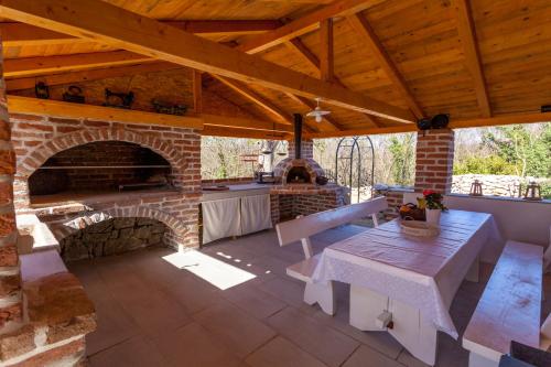 Villa Hrustika - heated pool, jacuzzi & sauna in กาบอนยิน Villa Hrustika - heated pool, jacuzzi & sauna in กาบอนยิน