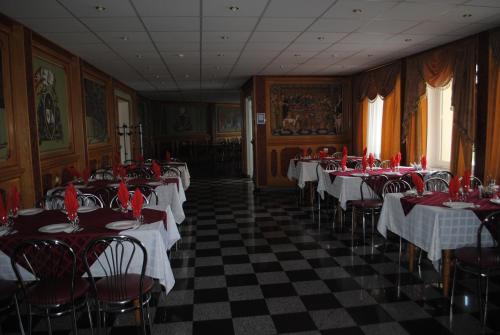 Festsal, Hotel - restaurant "Lion's heart" in Velyka Omelyana Festsal, Hotel - restaurant "Lion's heart" in Velyka Omelyana