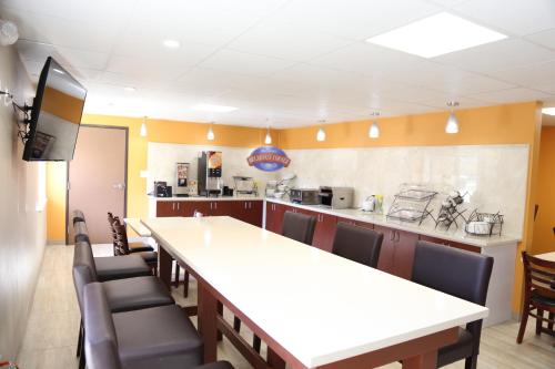 Food and beverages, Baymont by Wyndham Plano in Dallas (TX) Food and beverages, Baymont by Wyndham Plano in Dallas (TX)