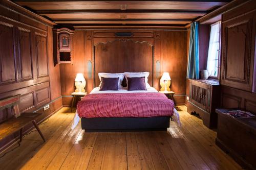 This photo about Unter der Linde shared on HyHotel.com