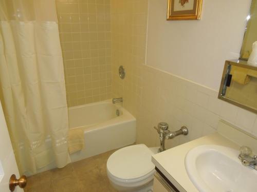 This photo about Eastern Slope Inn Resort shared on HyHotel.com