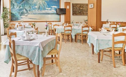 Restaurant, B&B AL MARE in Porto San Giorgio Restaurant, B&B AL MARE in Porto San Giorgio