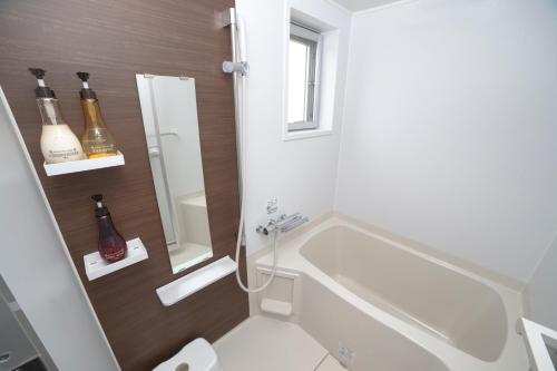 One-Bedroom Apartment image 7