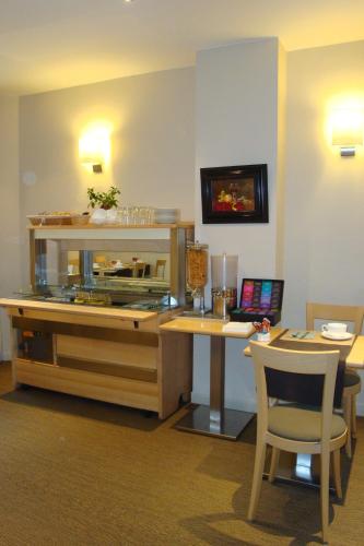 Comida y bebida, Hotel Ronsard in Tours City Center Comida y bebida, Hotel Ronsard in Tours City Center