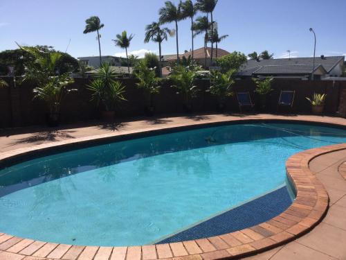 Pogled, 2BD Family or Couple Guesthouse Upstairs near Turf club, HOTA in Bundall in Bundall Pogled, 2BD Family or Couple Guesthouse Upstairs near Turf club, HOTA in Bundall in Bundall