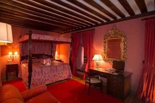 This photo about Antiguo Convento de Boadilla shared on HyHotel.com