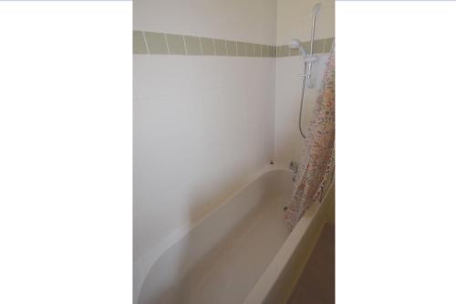 Bathroom, Dalriada by Loch Goil in Carrick Bathroom, Dalriada by Loch Goil in Carrick