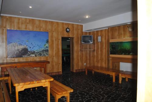 Swimmingpool, Hotel - restaurant "Lion's heart" in Velyka Omelyana Swimmingpool, Hotel - restaurant "Lion's heart" in Velyka Omelyana