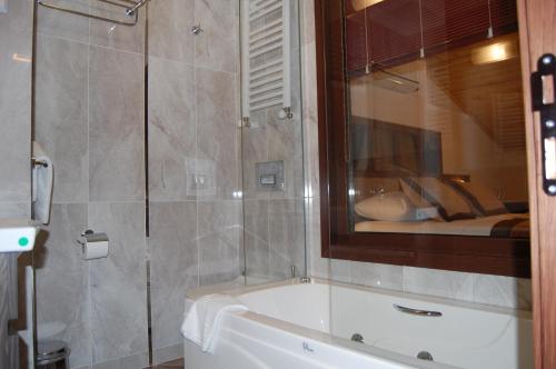 This photo about agvapalas shared on HyHotel.com