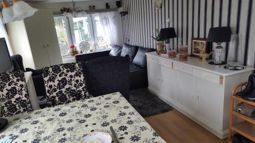 Phòng khách, Ferienhhaus-Mobilheim freies WLAN in Naaldwijk Phòng khách, Ferienhhaus-Mobilheim freies WLAN in Naaldwijk