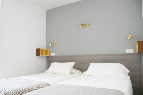 This photo about Hostal Plaja shared on HyHotel.com