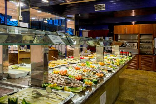Restaurant, Magic Cristal Park - Ultra All Inclusive in Parque de l'Aiguera Restaurant, Magic Cristal Park - Ultra All Inclusive in Parque de l'Aiguera