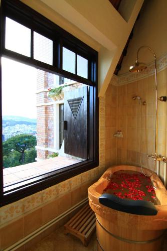 Dutxa, Saphir Dalat Hotel in Dalat Dutxa, Saphir Dalat Hotel in Dalat