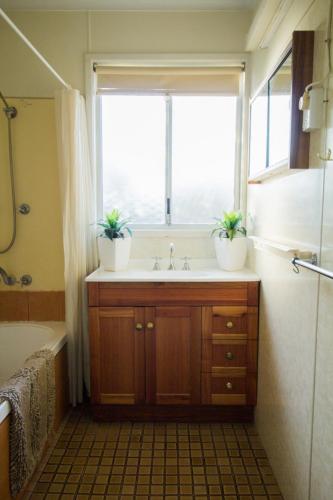 Bathroom, Manilla Cottage - Manilla NSW in Manilla Bathroom, Manilla Cottage - Manilla NSW in Manilla
