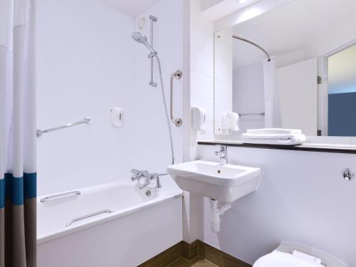 Łazienka, Travelodge Galway in Galway Łazienka, Travelodge Galway in Galway