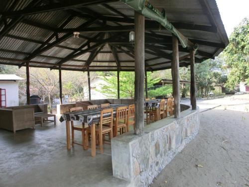 Restoran, Matema Lake Shore Resort in Tukuyu Restoran, Matema Lake Shore Resort in Tukuyu