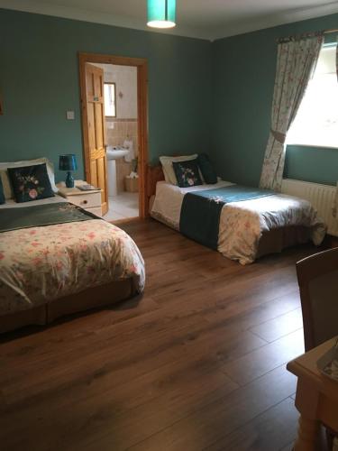 Heeneys Lodge B&B in Lough Eske Heeneys Lodge B&B in Lough Eske
