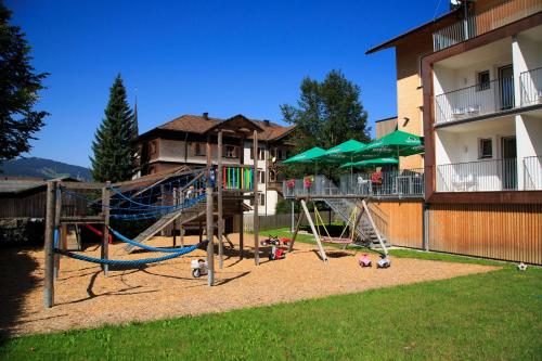 สนามเด็กเล่น, Familienhotel Adler in ลิงเกเนา สนามเด็กเล่น, Familienhotel Adler in ลิงเกเนา