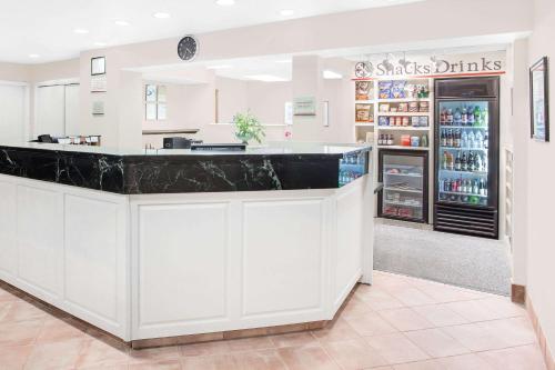 Lobby, Hawthorn Extended Stay by Wyndham Green Bay in Green Bay (WI) Lobby, Hawthorn Extended Stay by Wyndham Green Bay in Green Bay (WI)