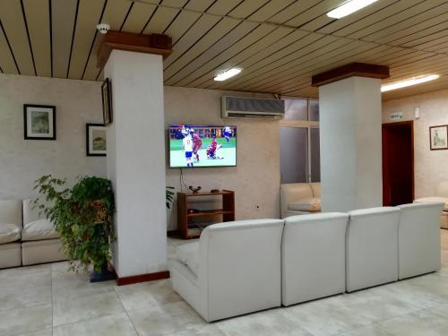 Shared lounge/TV area, Hotel Argentina in Atlantida Shared lounge/TV area, Hotel Argentina in Atlantida