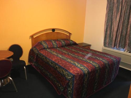 在meiguo.com看到的Deluxe Inn Motel的介绍图片