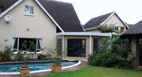 Swimming pool, York House Guest House in Kloof Swimming pool, York House Guest House in Kloof