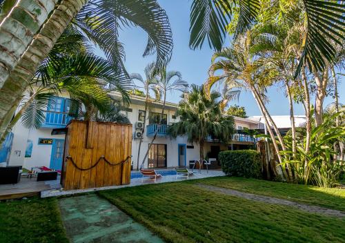 Exterior view, CLUB IBIZA - Party Hotel & Beach Club in Jaco Exterior view, CLUB IBIZA - Party Hotel & Beach Club in Jaco