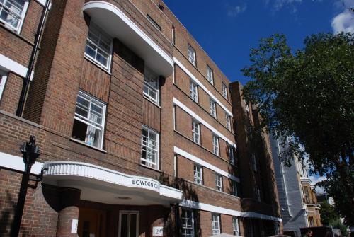 Entrance, Bowden Court (Notting Hill) in Notting Hill Entrance, Bowden Court (Notting Hill) in Notting Hill