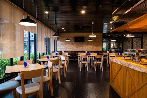 Restaurant, S.22 Hotel in City Center Restaurant, S.22 Hotel in City Center