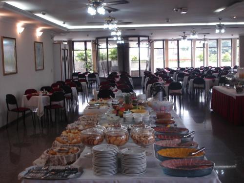 Makanan dan Minuman, Obeid Plaza Hotel in Bauru Makanan dan Minuman, Obeid Plaza Hotel in Bauru