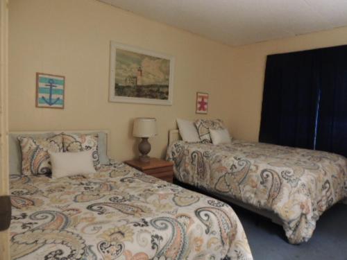 在meiguo.com看到的Beach View Condo - Two Bedroom Condo的介绍图片