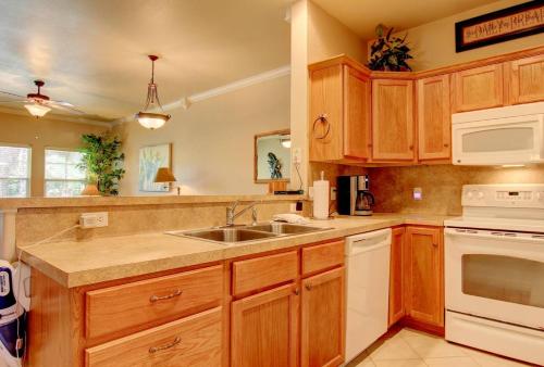 在meiguo.com看到的Lazy Pelican - Two Bedroom Townhome的介绍图片