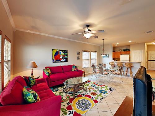 在meiguo.com看到的701NS Barefoot Getaway - Two Bedroom Townhome的介绍图片