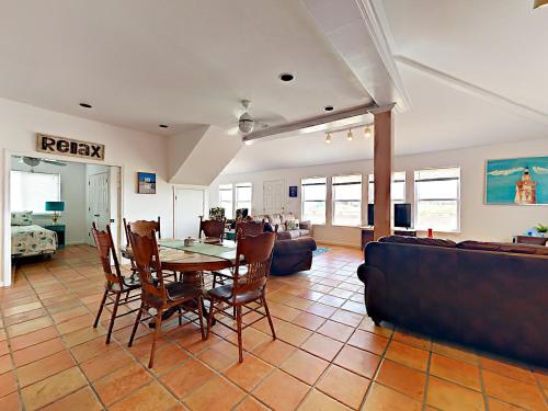 在meiguo.com看到的12 La Playa - Three Bedroom Home的介绍图片