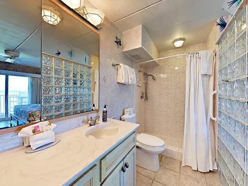 在meiguo.com看到的Beachfront Penthouse - Three Bedroom Condo的介绍图片