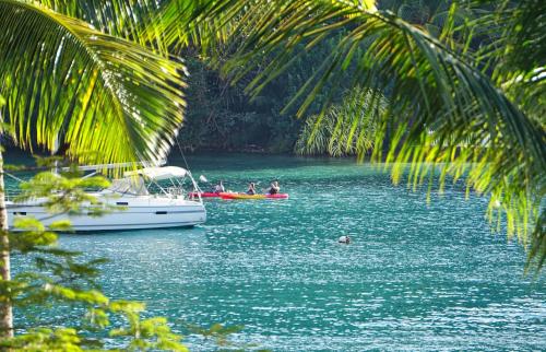 Utsikt, Marigot Beach Club and Dive Resort in Marigot Bay Utsikt, Marigot Beach Club and Dive Resort in Marigot Bay