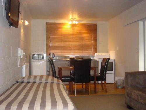 Bristol Motel in Upper Hutt Bristol Motel in Upper Hutt