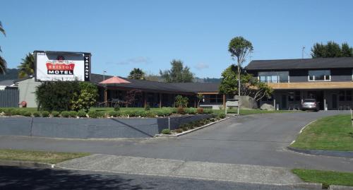 Exterior view, Bristol Motel in Upper Hutt Exterior view, Bristol Motel in Upper Hutt