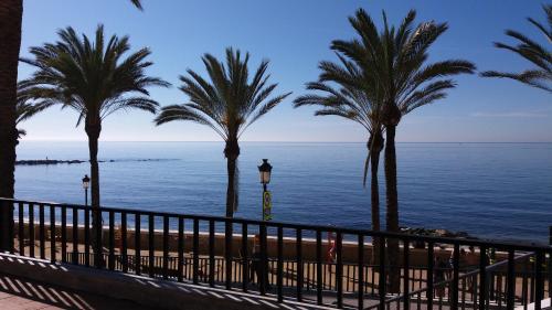 Spiaggia, Hostal Guerra in Marbella Spiaggia, Hostal Guerra in Marbella