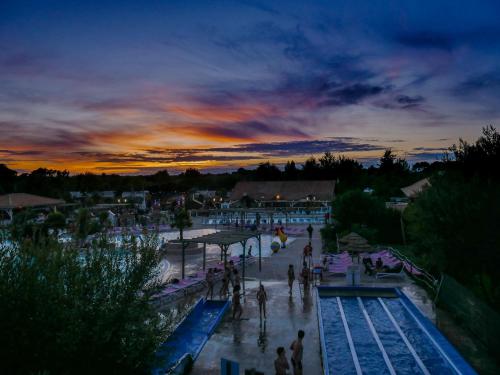 Swimming pool, Camping Officiel Siblu La Reserve in Gastes Swimming pool, Camping Officiel Siblu La Reserve in Gastes