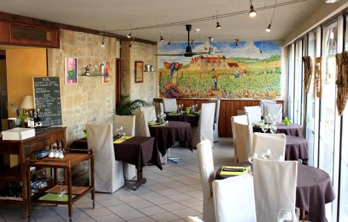 餐廳, Hôtel de la Poste (Hotel de la Poste) in 奧克蘇瓦地區普伊 餐廳, Hôtel de la Poste (Hotel de la Poste) in 奧克蘇瓦地區普伊